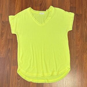 NWOT neon  Yellow V-Neck top with raw hem size large